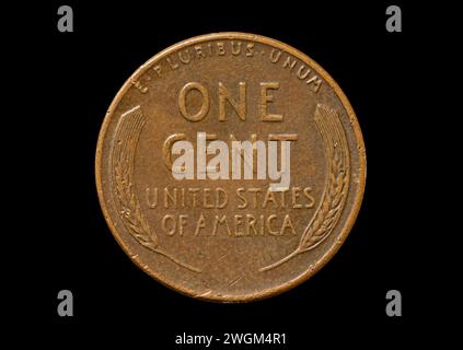 Alte gebrauchte US-Weizenohren 1 Cent Kupfer-Penny-Münze isoliert auf Schwarz Stockfoto
