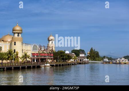 Terengganu, Malaysia - 3. Juni 2022: Islamic Civilization Park (Taman Tamadun Islam), Terengganu, Malaysia. - Taman Tamadun Islam oder die islamischen Civili Stockfoto