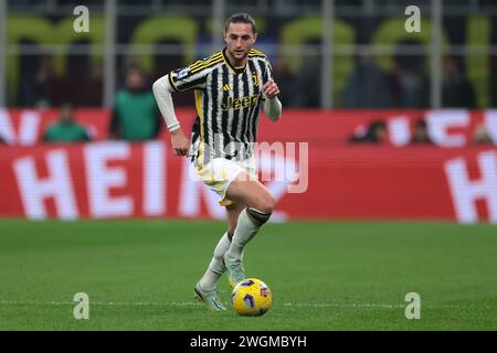 Mailand, Italien. Februar 2024. Adrien Rabiot von Juventus während des Spiels der Serie A in Giuseppe Meazza, Mailand. Der Bildnachweis sollte lauten: Jonathan Moscrop/Sportimage Credit: Sportimage Ltd/Alamy Live News Stockfoto