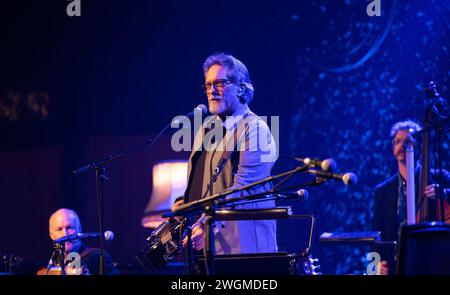 Glasgow, Schottland, Großbritannien. Februar 2024. Glasgow Schottland. Jerry Douglas, amerikanischer Dubro-Spieler, trat im Rahmen von Celtic Connections in der Glasgow Concert Hall bei den Transatlantic Sessions 2024 auf. Foto Pauline Keightley/Alamy. Foto Pauline Keightley/Alamy. Quelle: Pauline Keightley/Alamy Live News Stockfoto