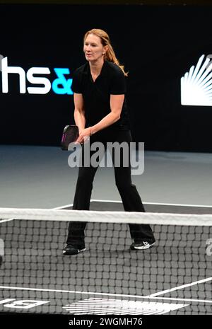 Hollywood, USA. Februar 2024. HOLLYWOOD, FLORIDA - 4. FEBRUAR 2024: Steffi Graf spielt während des Pickleball Slam 2 im Hard Rock Live, das am 4. Februar im Seminole Hard Rock Hotel and Casino in Hollywood, Florida stattfindet. (Foto: JL/SIPA USA) Credit: SIPA USA/Alamy Live News Stockfoto