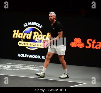 Hollywood, USA. Februar 2024. HOLLYWOOD, FLORIDA - 4. FEBRUAR 2024: Jack Sock spielt während des Pickleball Slam 2 im Hard Rock Live im Seminole Hard Rock Hotel and Casino. (Foto: JL/SIPA USA) Credit: SIPA USA/Alamy Live News Stockfoto