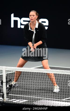 Hollywood, USA. Februar 2024. HOLLYWOOD, FLORIDA - 4. FEBRUAR 2024: Maria Sharapova spielt während des Pickleball Slam 2 im Hard Rock Live im Seminole Hard Rock Hotel and Casino. (Foto: JL/SIPA USA) Credit: SIPA USA/Alamy Live News Stockfoto