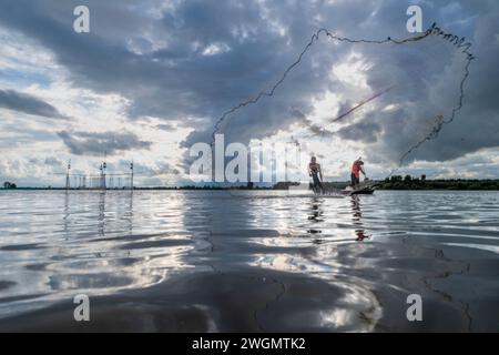 Das Leben der Menschen in der südwestlichen Region Vietnams während der Hochwassersaison Stockfoto