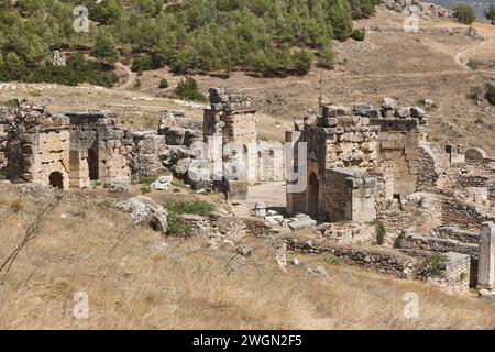 Hierapolis antike Ruinen. Martyrium-Gebiet in Pamukkale. Türkische historische Stätte Stockfoto