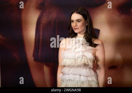 Rom, Italien. Februar 2024. Lily James nimmt am 5. Februar 2024 an der Premiere von „Finalmente l’Alba“ im Cinema Barberini in Rom Teil. (Foto: Luca Carlino/NurPhoto) Credit: NurPhoto SRL/Alamy Live News Stockfoto