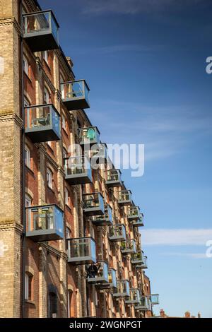 Großbritannien, England, Essex, Mistley, Quay, alte Malereien wurden in Wohnungen umgewandelt Stockfoto