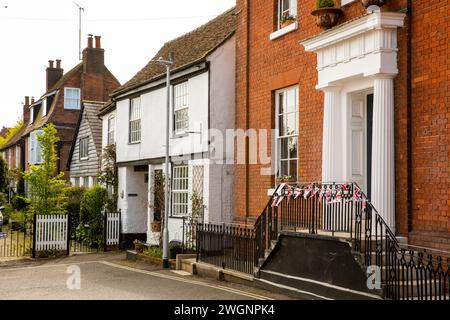 Großbritannien, England, Essex, Manningtree, High Street, Häuser im historischen Stadtzentrum Stockfoto