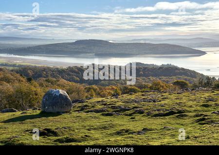 Arnside und die Mündung des Flusses Kent von Hampsfell aus gesehen. Stockfoto