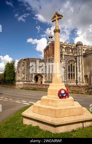 Großbritannien, England, Suffolk, East Bergholt, war Memorial und St. Mary’s Pfarrkirche Stockfoto