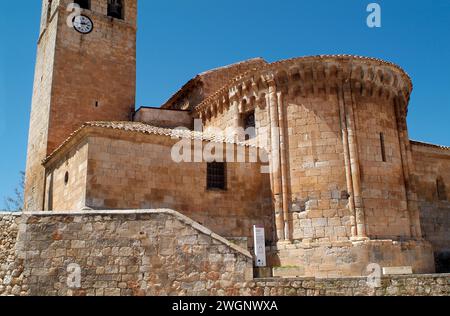 Caltojar, San Miguel Arcangel Kirche (romanische 13. Jahrhundert). Soria Provinz, Castilla y Leon, Spanien. Stockfoto