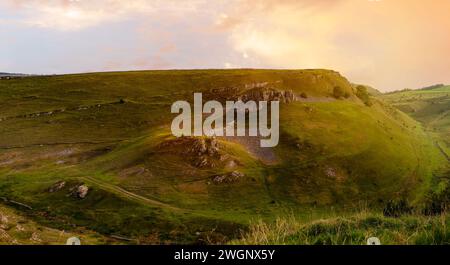 Fantastischer Blick auf den Nationalpark Peak District bei Sonnenuntergang Stockfoto