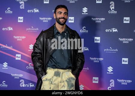 Marco Mengoni (Sänger, Preisträger der Ausgabe 2023) nimmt am Dienstag, den 6. FEBRUAR 2024, an einem Fotobesuch beim 74. Italienischen SANREMO Italian Song Festival im Ariston Theatre in Sanremo, Norditalien Teil. Unterhaltung. (Foto: Marco Alpozzi/Lapresse) Stockfoto