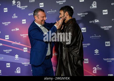 Amadeus und Marco Mengoni (Sänger, Preisträger der Ausgabe 2023) nehmen am Dienstag, den 6. FEBRUAR 2024, an einem Fotobesuch beim 74. SANREMO Italian Song Festival im Ariston Theatre in Sanremo, Norditalien Teil. Unterhaltung. (Foto: Marco Alpozzi/Lapresse) Stockfoto