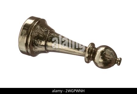Ein goldener Schachbischof isoliert auf weiß Stockfoto