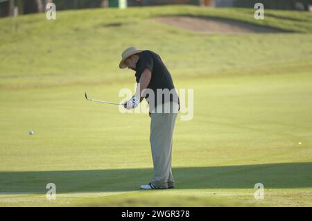 Miami, Vereinigte Staaten Von Amerika. März 2006. MIAMI, FL, 01. MÄRZ 2006; Country Singer Toby Keith tritt beim MICCOSUKEE Champions Pro-am Golfturnier am Ford Championship Weekend an, auf dem Dorals Blue Monster Golfplatz im Doral Golf Resort & Spa. März 2006 Miami Beach, Florida People: Toby Keith Credit: Storms Media Group/Alamy Live News Stockfoto