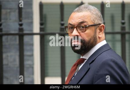 London, England, Großbritannien. Februar 2024. Innenminister JAMES wird in der Downing Street als Kabinettssitzung gesehen. (Kreditbild: © Tayfun Salci/ZUMA Press Wire) NUR REDAKTIONELLE VERWENDUNG! Nicht für kommerzielle ZWECKE! Quelle: ZUMA Press, Inc./Alamy Live News Stockfoto