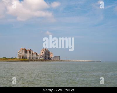 Apartmentkomplex Residence Port Scaldis am Fluss Westerschelde in Breskens, Zeeuws-Vlaanderen, Zeeland, Niederlande Stockfoto