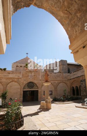 Kreuzgang Garten der St. Katharinen-Kirche, Bethlehem, Israel Stockfoto