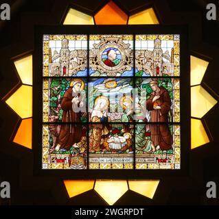 Krippe, Buntglas, Kirche St. Catherine, Bethlehem, Israel Stockfoto