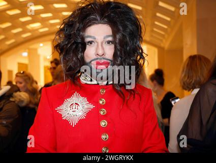 Harald Gloeoeckler bei der Anja Gockel Fashionshow W25 Pulse of Gaia im Hotel Adlon in Berlin. *** Harald Gloeoeckler bei der Anja Gockel Modenschau W25 Pulse of Gaia im Hotel Adlon in Berlin Stockfoto