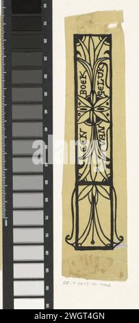 Band-Design für: Louis Couperus, Extaze: A Book of Happiness, 1894, Richard Nicolaüs Roland Holst, in oder vor 1894 zeichnend stilisiertes Blumenmuster in einem rechteckigen Rahmen mit dem Buchtitel. Papier für die Nachverfolgung. Tinte. Bleistift. Deck Paint Stift / Pinsel Blumen  Ornament Stockfoto