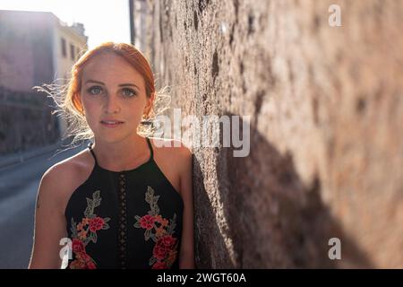 Junge Frau mit roten Haaren, Rom, Italien Stockfoto