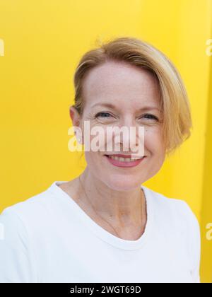 Blonde Frau in der Stadt, Mailand, Italien. Stockfoto