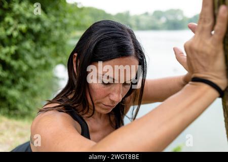 Fitness-Frau im Park, Mailand, Italien. Stockfoto