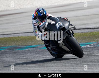 Kuala Lumpur, Malaysia. Februar 2024. Portugiesischer Fahrer Miguel Oliveira von Trackhouse Racing in Aktion während des Sepang MotoGP Offiziellen Tests auf dem Sepang International Circuit. Quelle: SOPA Images Limited/Alamy Live News Stockfoto