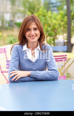 Schöne Frau im Freien, Mailand, Italien. Stockfoto