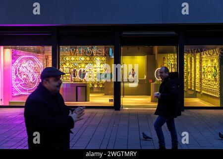 Der Swarovski-Laden am Wallraf-Platz, Köln, Deutschland. Der Swarovski Store am Wallrafplatz, Köln, Deutschland. Stockfoto