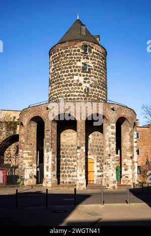 Der Turm der Gereons-Mühle an der Gereonswall, Gebäude der mittelalterlichen Stadtmauer, Köln, Deutschland. Der Gereonsmuehlenturm am Gereonswall, Stockfoto