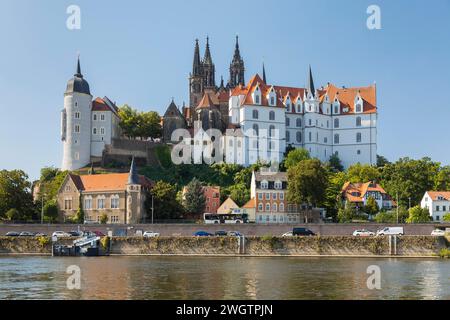 Elbe und Albrechtsburg mit Bischofsitz und Domtürmen, Meißen, Sachsen, Deutschland *** Elbe und Albrechtsburg mit Bischofssitz und Dom Stockfoto