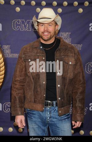 Nashville, USA. Februar 2024. Der legendäre Country-Sänger Toby Keith starb am 5. Februar 2024 nach einem dreijährigen Kampf gegen Magenkrebs, umgeben von einer Familie in Oklahoma. -------------------------------------------------------------------------------- April 2008 Nashville, Tn. Toby Keith 2008 CMT Music Awards im Curb Event Center der Belmont University © Tammie Arroyo/AFF-USA.com Credit: AFF/Alamy Live News Stockfoto