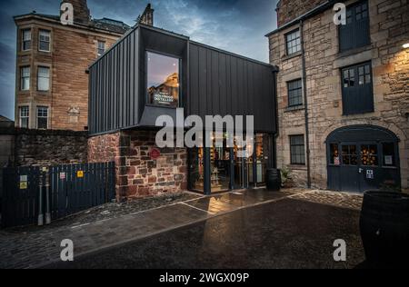 Außenansicht der Holyrood-Brennerei ein moderner Whisky-Hersteller im Herzen von Edinburgh, Schottland Stockfoto