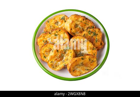 Türkisches Eierbrot. Es heißt "Yumurtali Ekmek" auf Türkisch. Französischer Toast. Türkisches und arabisches traditionelles Frühstück, gebackenes oder gebratenes Eierbrot. Ei br Stockfoto