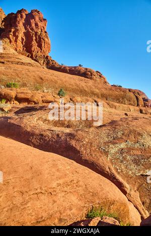 Lebendige Red Rock Formation in Sedona unter dem blauen Himmel Stockfoto