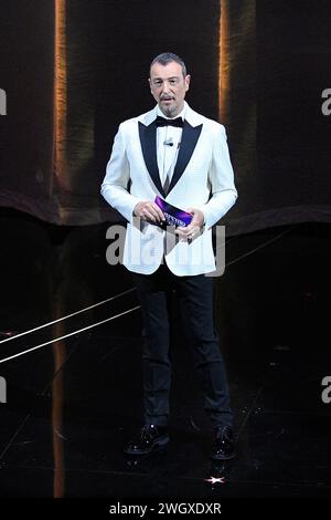 Sanremo, Italien. Februar 2024. Amadeus während der 74. Ausgabe des SANREMO Italian Song Festivals im Ariston Theatre in Sanremo, Norditalien - Dienstag, 6. FEBRUAR 2024. Unterhaltung. (Foto: Marco Alpozzi/LaPresse)&#xa0; Foto: LaPresse/Alamy Live News Stockfoto