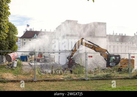 Demontage Parlamentarischer Alternativunterkünfte In Wien, Österreich Stockfoto