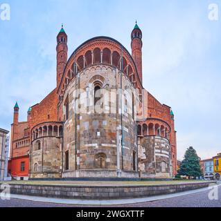 Apsis der Kathedrale von Cremona ab Largo Boccaccino, Lombardei, Italien Stockfoto