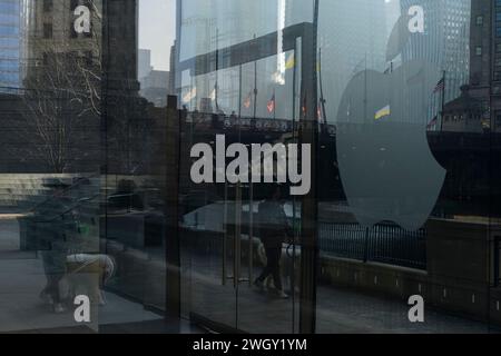 Chicago, USA. Februar 2024. Apple Store in Michigan Ave, Chicago, IL, Tage nach der Veröffentlichung von Apple Vision Pro. Februar 2024. (Foto: Ludvig Perés/SIPA USA) Credit: SIPA USA/Alamy Live News Stockfoto