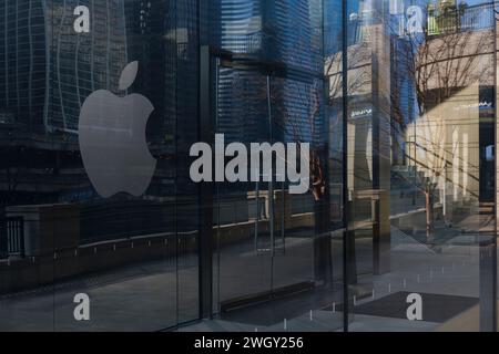 Chicago, USA. Februar 2024. Apple Store in Michigan Ave, Chicago, IL, Tage nach der Veröffentlichung von Apple Vision Pro. Februar 2024. (Foto: Ludvig Perés/SIPA USA) Credit: SIPA USA/Alamy Live News Stockfoto