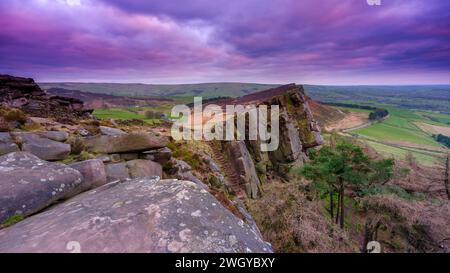 Leek, Großbritannien - 3. März 2023: Sonnenuntergang bei Roaches, Peak District bei Leek, Großbritannien Stockfoto