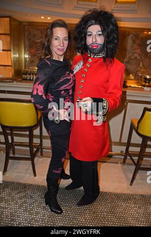 Anja Gockel, Harald Glööckler bei der ANJA GOCKEL Fashion SHOW im Rahmen der Berlin Fashion Week Herbert/Winter 2024 im Hotel Adlon Kempinski in Berlin am 05.02.2024 *** Anja Gockel, Harald Glööckler auf der ANJA GOCKEL Fashion SHOW im Rahmen der Berlin Fashion Week Herbert Winter 2024 im Hotel Adlon Kempinski in Berlin am 05 02 2024 Stockfoto