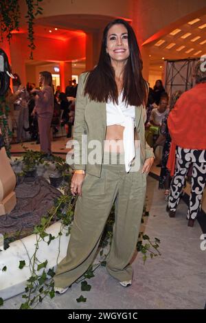 Fiona Erdmann bei der ANJA GOCKEL FASHION SHOW im Rahmen der Berlin Fashion Week Herbert/Winter 2024 im Hotel Adlon Kempinski in Berlin am 05.02.2024 *** Fiona Erdmann auf der ANJA GOCKEL MODENSCHAU im Rahmen der Berlin Fashion Week Herbert Winter 2024 im Hotel Adlon Kempinski in Berlin am 05 02 2024 Stockfoto