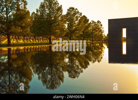 Offizieller Eingang zum Oklahoma City National Memorial im Freien, das den Opfern des Bombenanschlags auf das Federal Building am 19. April 1995 gewidmet ist Stockfoto