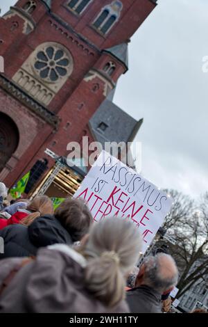 Arnsberg, NRW, Deutschland, 02 02 2024, Demonstration gegen Hass und Agitation, Fremdenfeindlichkeit und Rechtsdenken auf dem Marktplatz in Arnsberg-Neheim, Stockfoto