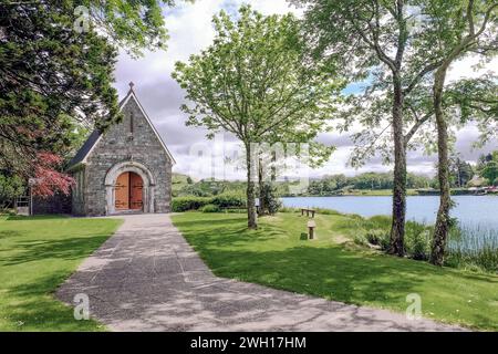 St. Finbarr's Oratory, eine Kapelle auf einer kleinen Insel im See im malerischen Tal von Gougane Barra. Shehy Mountains, County Cork, Irland Stockfoto