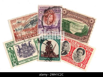 Vintage-Briefmarken aus Südrhodesien (Simbabwe) isoliert auf weißem Hintergrund. Stockfoto